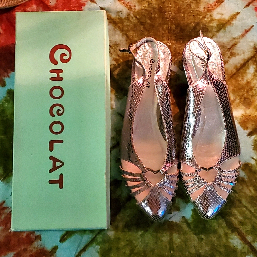 CHOCOLAT Metallic Heels